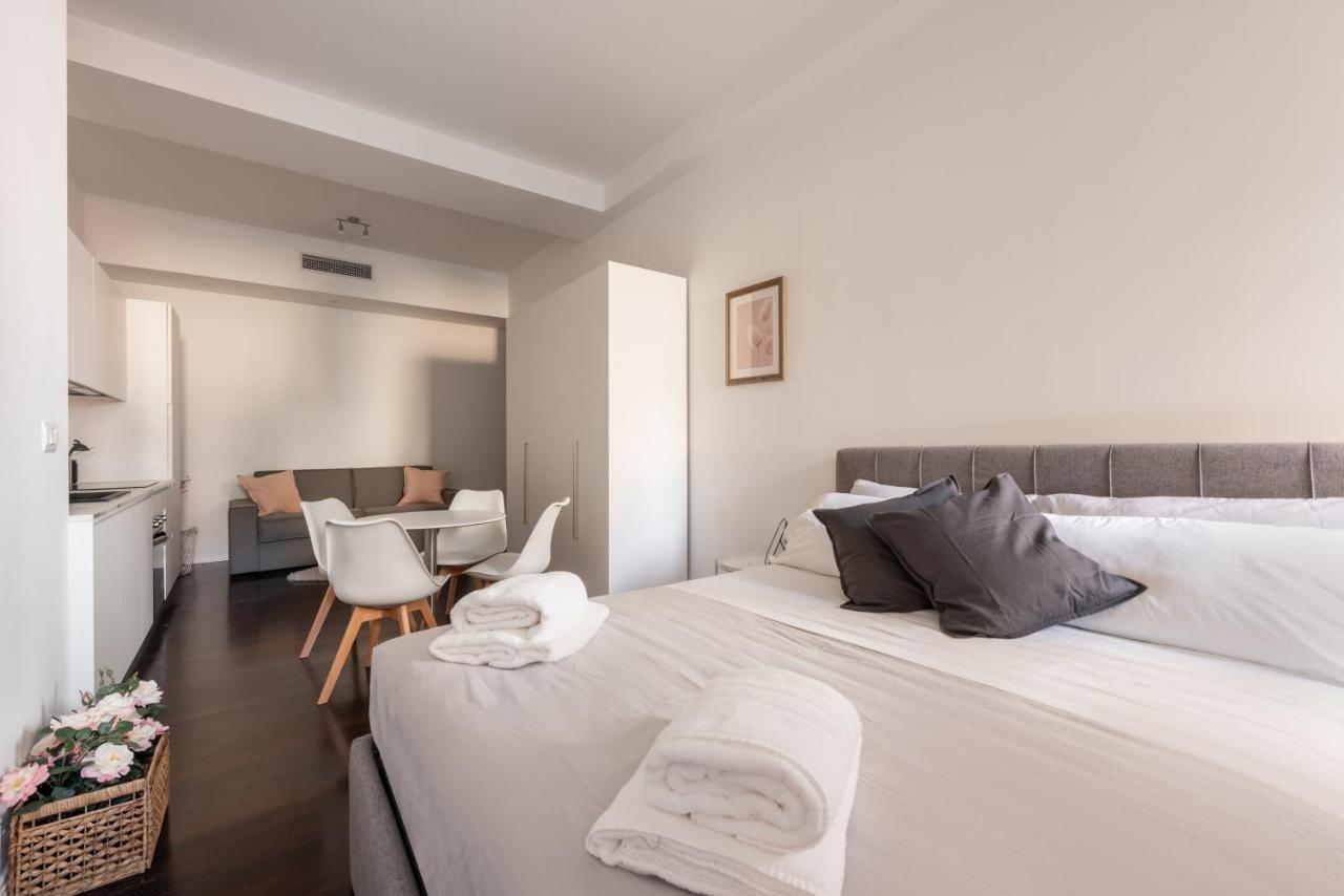 We Home - Bandello House, Corso Magenta Milan Bagian luar foto