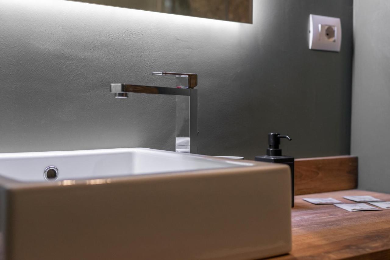 We Home - Bandello House, Corso Magenta Milan Bagian luar foto